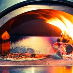 Four à Pizza à Bois Fontana Mangiafuoco Rouge -Le Brasero Magique Boutique four fontana mangiafuoco red a poser 7