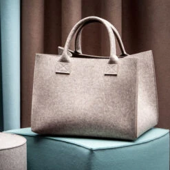 Sac à Bûches Avec Anses HeySign Gris Clair Feutre -Le Brasero Magique Boutique panier en feutre avec anses gris clair hey sign 2